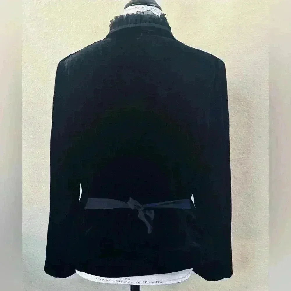 DKNY Black Velvet Jacket With Silk Lace Trim Women’s Size 12 EUC! - Picture 3 of 6